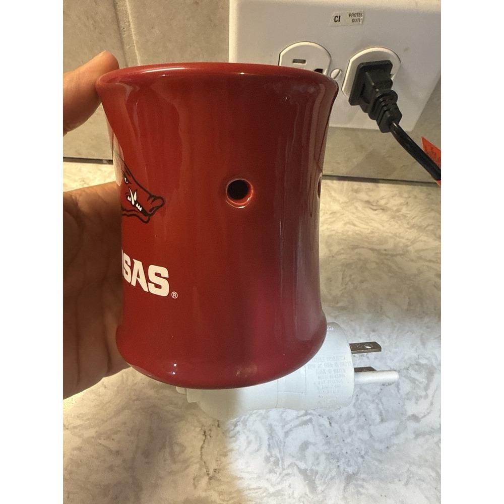 Arkansas Razorbacks Scentsy Plug-In Wax Warmer – NCAA Hog Logo – Red - Picture 4 of 6